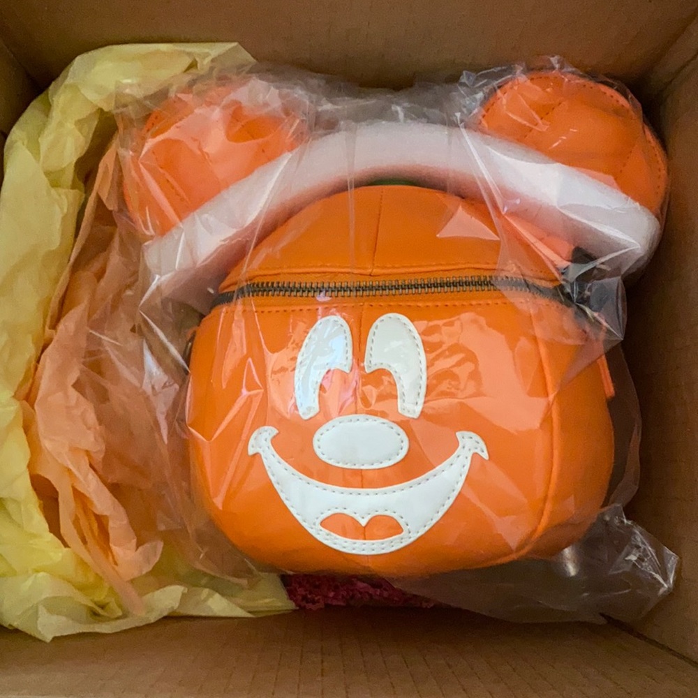 Loungefly Disney Mickey Pumpkin Jack-o-Lantern crossbody purse